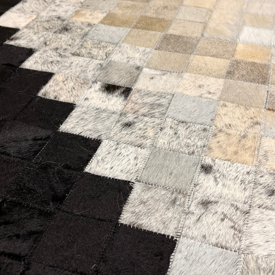 Siyah Geometrik Oval Dana Derisi Halı