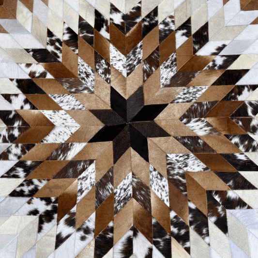 Kahverengi Yıldız Desenli Yuvarlak Dana Derisi Halı - Sancak Deri Halı