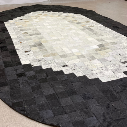 Siyah Geometrik Oval Dana Derisi Halı