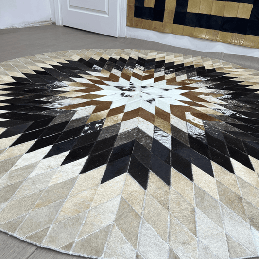 Siyah - Kahve Yıldız Desenli Yuvarlak Dana Derisi Halı - Sancak Deri Halı